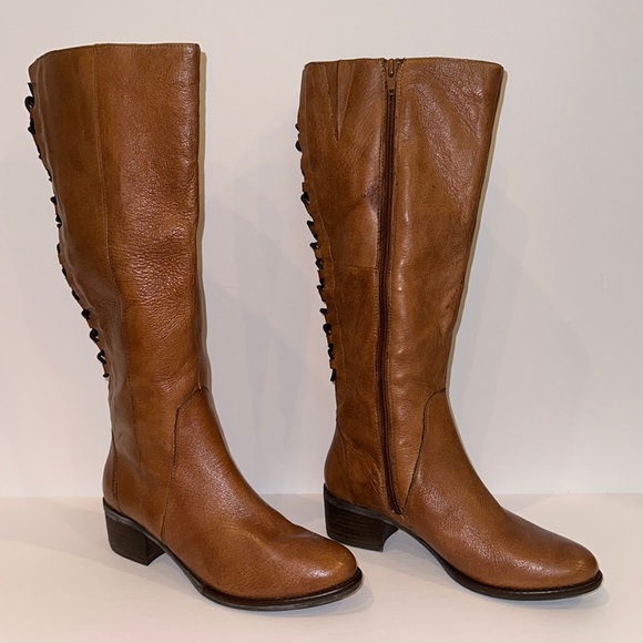 Steve Madden. Lace up women’s leather boots. Size 7.5. - Picture 2 of 9